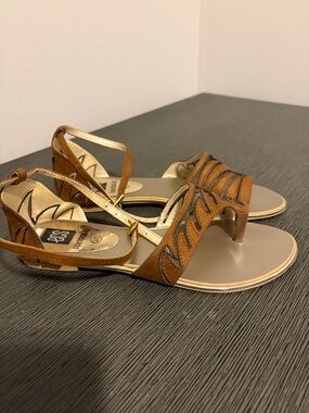 Tan Brown Strappy Toe-Loop Sandals